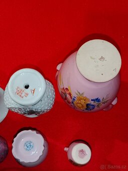 Vázy 30 ks - skleněné, porcelánové a mosazné - 17