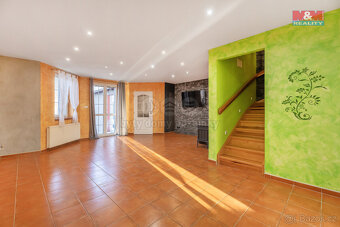 Prodej rodinného domu, 271 m², Jeřmanice, ul. Rádelská - 17