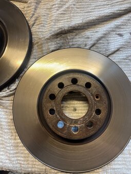 Prodám přední kotouče+destičky značky Brembo . - 17