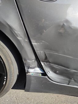 BMW 525d e61  manuál  pouze kosmetické vady prave dveře - 17