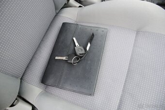 VW GOLF 4 1.4 55kW - klimatizace - naj. 148 000km - 17
