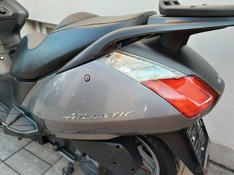 Aprilia Atlantic 250, výborný stav, po TK - 17