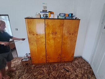Starožitný fladrovaný nábytek - 17