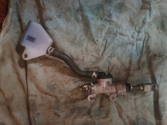 Suzuki GSX-R k4 náhradní díly #3 - 17