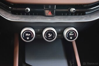 Škoda Superb 2.0 TDI 142kW 4x4 L&K TAŽNÉ DPH ČR 1.MAJITEL - 17