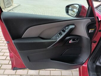 Citroën C4 Picasso 1,2 PT,81KW,DIGIKLIMA,KOLA - 17