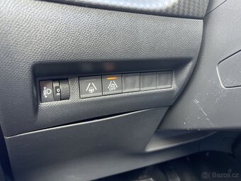 Peugeot 2008 e-2008 Allure - 17