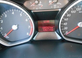 Ford Mondeo 2,0 107 kW Digiklima Historie benzín - 17
