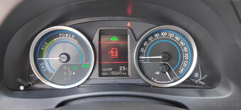 Toyota Auris 1,8 HYBRID, najeto 83.500 km, rok výroby 2013 - 17