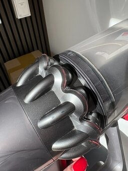 Vysavač Dyson V11 - 17
