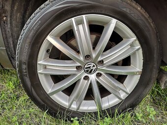VOLKSWAGEN TIGUAN 2.0TDi 125KW 4X4 SERVISOVÁNO - 17