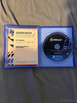 Prodám PS 4 1 TB +2 ovladače a + 4 hry - 17