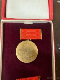 medaile a řády - 17