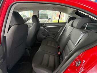Škoda Octavia 1,2 1.MAJ,SERVISKA,ČR - 17