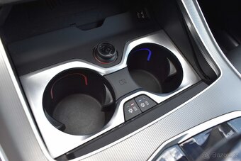 BMW X5 xDrive30d TAŽNÉ 7.MÍST AIR DPH ČR 1.MAJITEL - 17