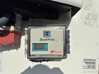 Schmitz Cargobull Chladák - 17