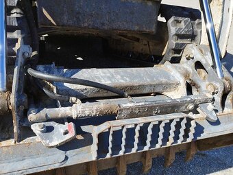 Pasovy nakladac Takeuchi TL230 s klimou, SPZ, High Flow. - 17