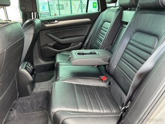 VW Passat Variant R-Line 2.0 TDI Highline - 17