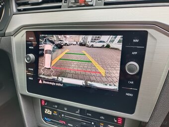 VW Passat Variant Basic 2.0TDI 110kW DSG Webasto Tažné LED - 17