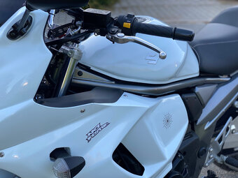 Suzuki GSX 1250 FA - 17