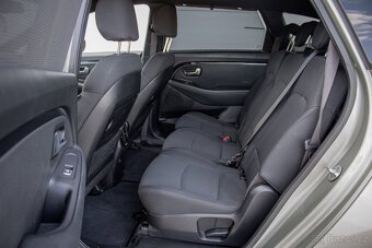 Kia Carens 1.7 CRDi 141k Gold A7 - 17