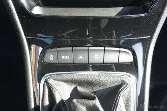 PRODÁM Opel Astra 1.6CDTi ST Cosmo - 17