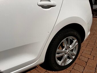 Škoda Rapid 1.6 TDI 66kW Elegance Fresh, ČR, DPH - 17