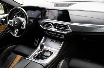 BMW X6 M Competition z roku 2021 - 17