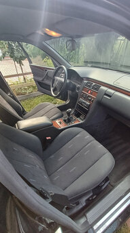 Mercedes-Benz E220 CDI 2000 W210, sedan, manuál, 367 000 km - 17