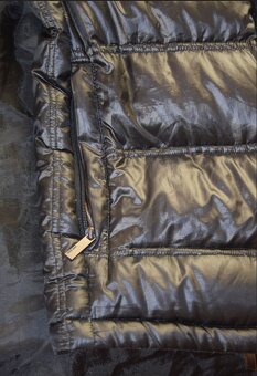 Bunda péřová ZARA velikost S, lehká, teplá, super stav - 17