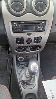 DACIA DUSTER 4x4 1.6i 77KW.6 RYCHLOSTÍ.KLIMA.BLUETOOTH.ALU. - 17