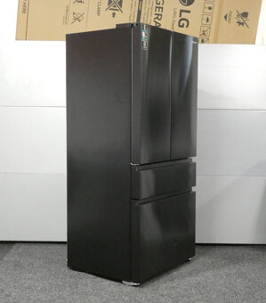 Chladnička Hisense RF540N4SBF2 - se zárukou - 17