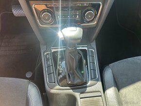 Škoda Superb Combi 2.0 Tdi-4x4 CZ doklady - 17