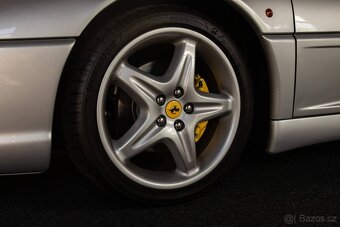 Ferrari F355 F1 Spider z roku 1999 - 17