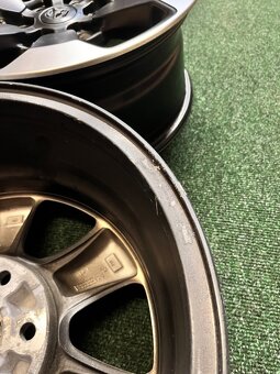 6x139.7 R18 Dodge RAM 1500 REBEL Originál Alu + senzory - 17