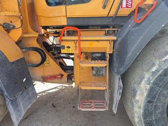 VOLVO L 120 H 4X4 - 17