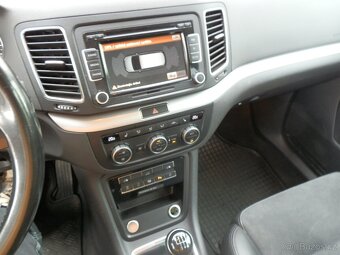 Volkswagen Sharan 2,0 TDi 4x4 - 7 místné - 17