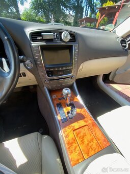 Lexus IS250 2.5i 153kW - 17