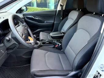 Hyundai i30 1.5 dpi 80 kw / 2022 / kombi - 17