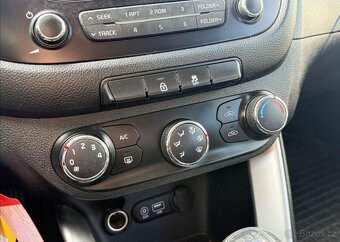 Kia Cee´d 1,4 +LPG 1.MAJITEL ČR DPH lpg + benzín manuál - 17