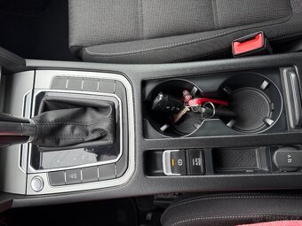Passat 2.0 tdi 110 kw dsg top stav nove rozvody - 17