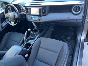 TOYOTA RAV4 2.0D D4D 105 KW,1.MAJ.MANUÁL,TAŽNÉ,NAVI,KAMERA - 17