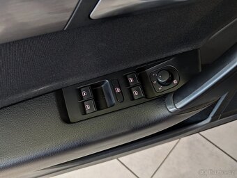 Volkswagen Passat VARIANT 1.6TDi 77kW TEMPOMAT PDC - 17
