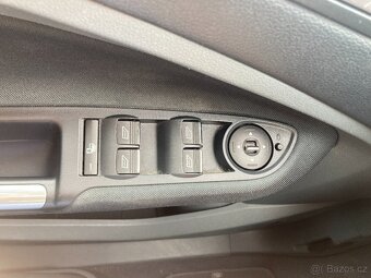 Ford C-MAX, 1,6/110kW Kamera Navi Výhřev Xenon - 17