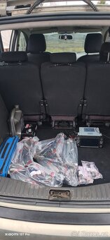 Ford C-MAX 1.6 benzín - 17