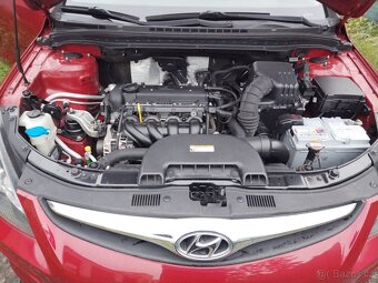 Hyundai i30 1.6 benzín 93KW-6KVALT,1MAJITEL, PO SERVISU, - 17