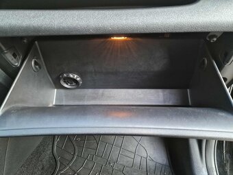 Hyundai Santa Fe 2.2 CRDI PREMIUM Luxury NEJVYŠŠÍ VÝBAVA - 17