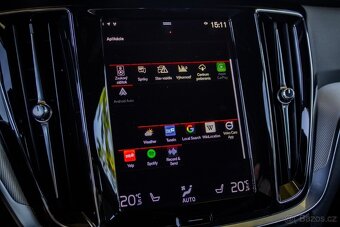 Volvo V60 B4 MildHybrid Momentum Pro AT8 - 17