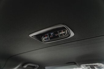 MERCEDES BENZ V300dL-4M-AMG-360-NezT-Tažné-R19 - 17
