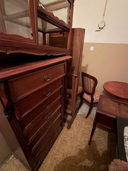 Starožitný nábytek - 17